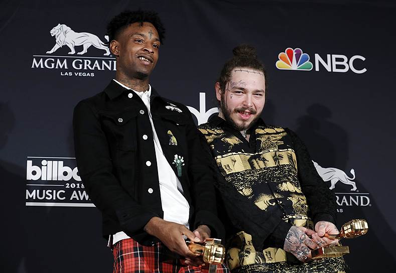 Победители в номинации «Лучшая рэп песня» певцы Post Malone и 21 Savage 