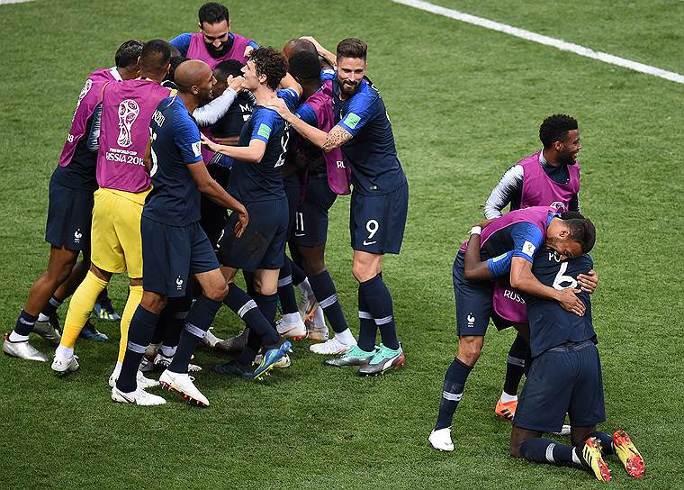 Игроки сборной Франции во время финального матча против сборной Хорватии