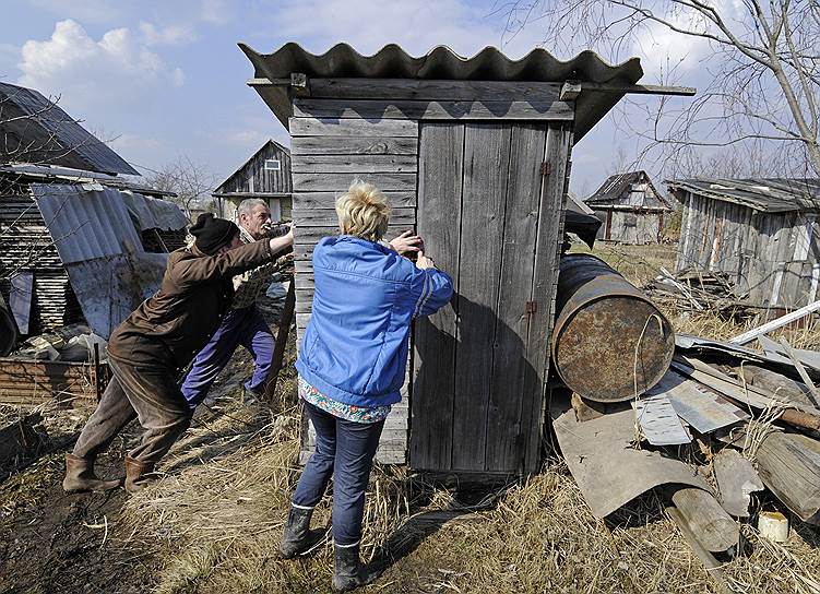 Решение сортирного вопроса на даче — в руках исключительно самого дачника