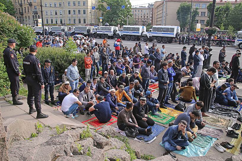 Праздничный намаз в Санкт-Петербурге