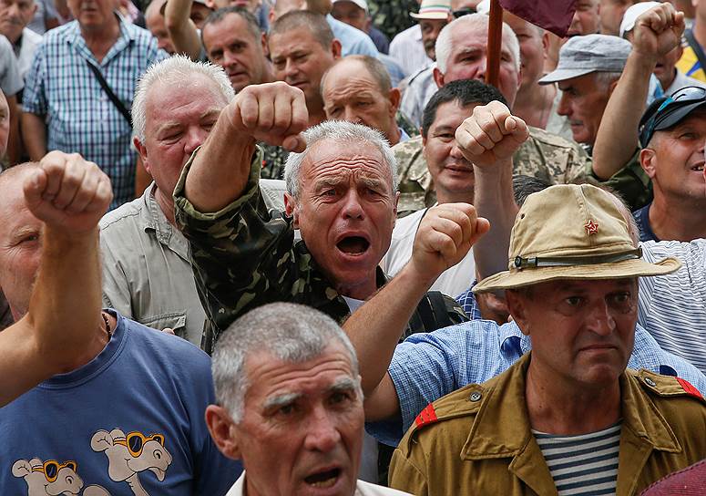 19 июня. Возле здания украинского парламента в Киеве во вторник &lt;a href=&quot;/doc/3662372&quot;>прошла акция протеста&lt;/a>, инициированная организациями ветеранов афганской войны и шахтеров, требующих сохранения им льгот за счет бюджета Украины. В результате столкновений с правоохранителями пострадали 11 человек