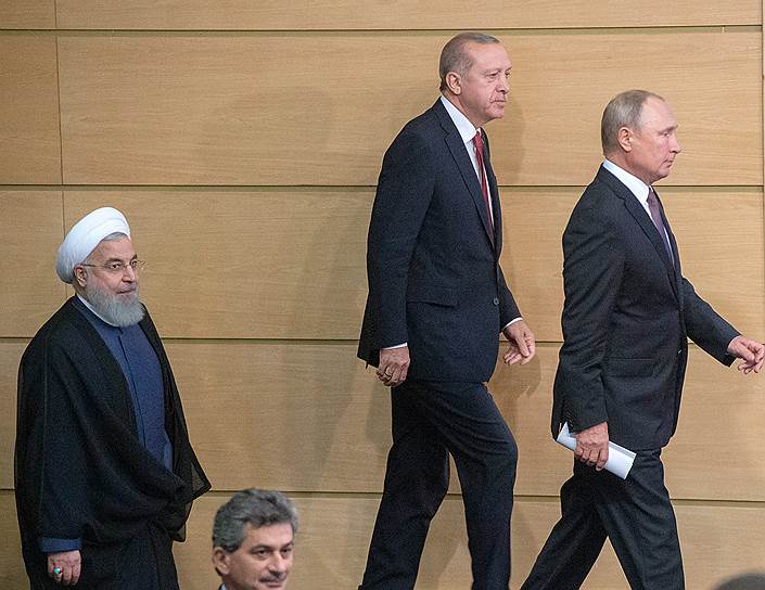 Слева направо: президент Ирана Хасан Роухани, президент Турции Реджеп Тайип Эрдоган и президент России Владимир Путин