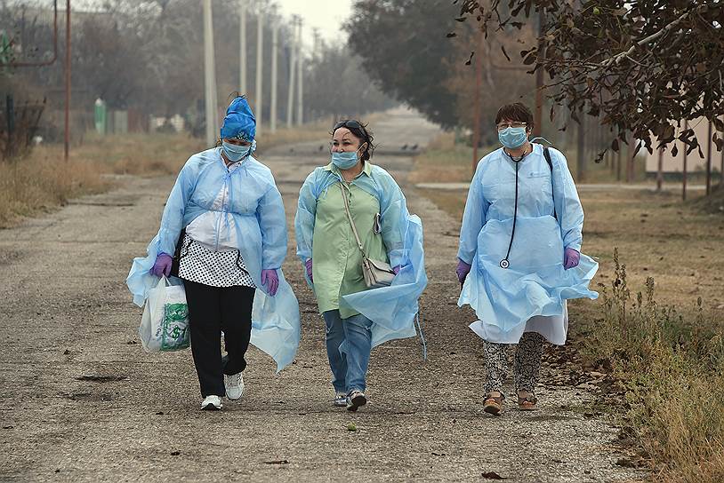 К обеду врачи осмотрели около сотни жителей Перекопа. Каких-либо осложнений здоровья, связанных с выбросами вредных веществ, у них не обнаружили