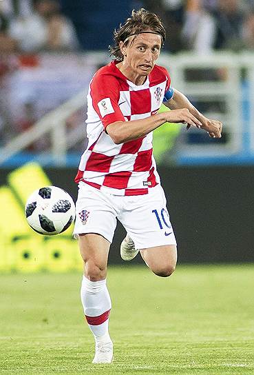 Хорватский полузащитник Лука Модрич, признанный лучшим футболистом года