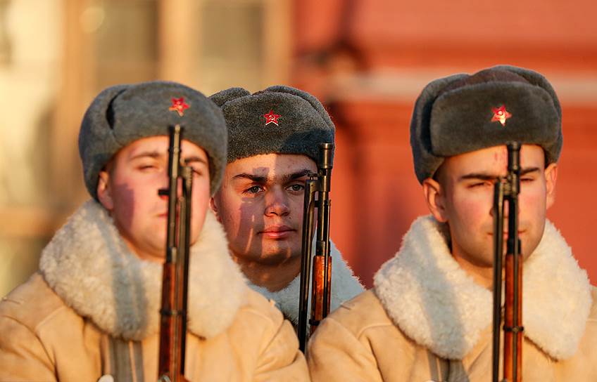 В параде 1941 года приняли участие 28,5 тыс. человек