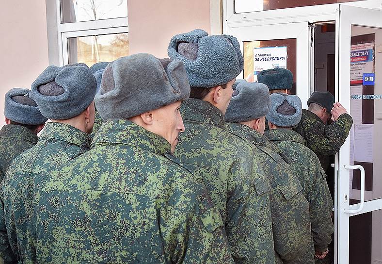 Также среди кандидатов на пост главы ДНР депутат Народного совета ДНР, бывший мэр Горловки Роман Храменков, а также председательствующий судья Украинского народного трибунала по расследованию военных преступлений режима Петра Порошенко против граждан Украины Елена Шишкина