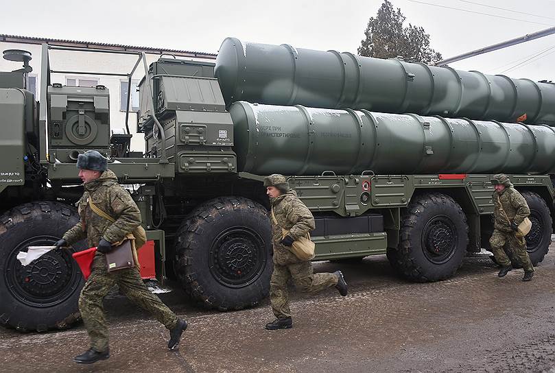 Ранее С-400 прошли испытания на полигоне в Астраханской области