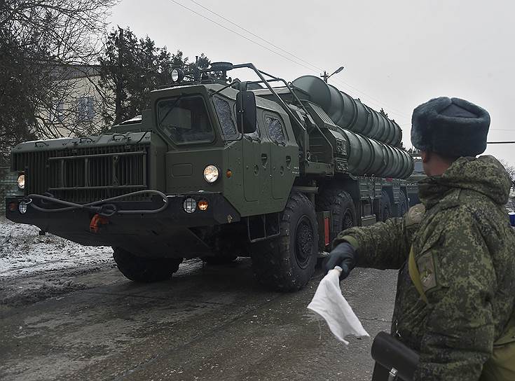 Четвертый дивизион зенитно-ракетных комплексов С-400 «Триумф» заступил на боевое дежурство в районе Джанкоя 29 ноября