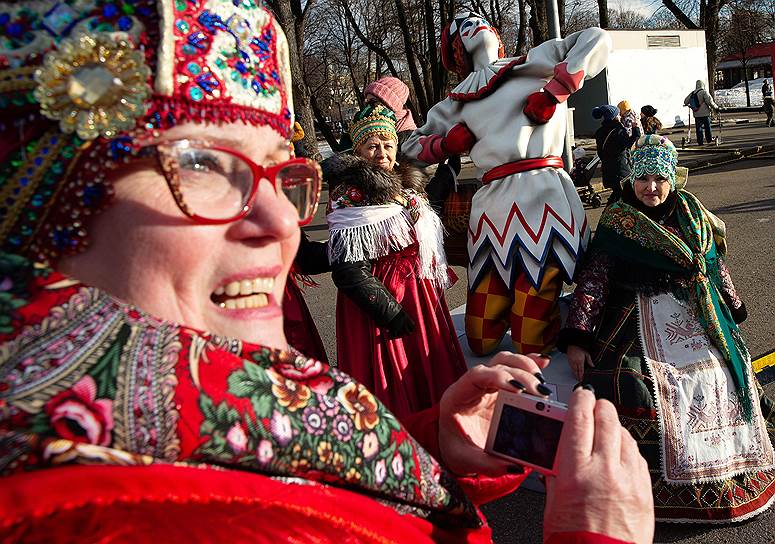 Празднование Масленицы в московском Парке Горького