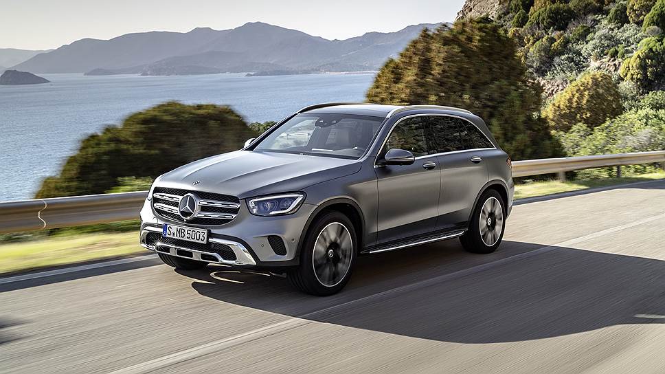 Обновленный Mercedes-Benz GLC— это превосходные ходовые качества на асфальте и вне его, просторный салон, функциональность и комфорт. К середине 2019 года для GLC будут доступны новые бензиновый и дизельный двигатели в рамках новейшего ряда моторов от Mercedes-Benz. Позже появится и подключаемый гибрид.