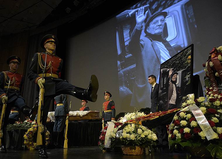 Режиссер культовых фильмов «Я шагаю по Москве», «Мимино», «Кин-дза-дза!» умер в возрасте 88 лет