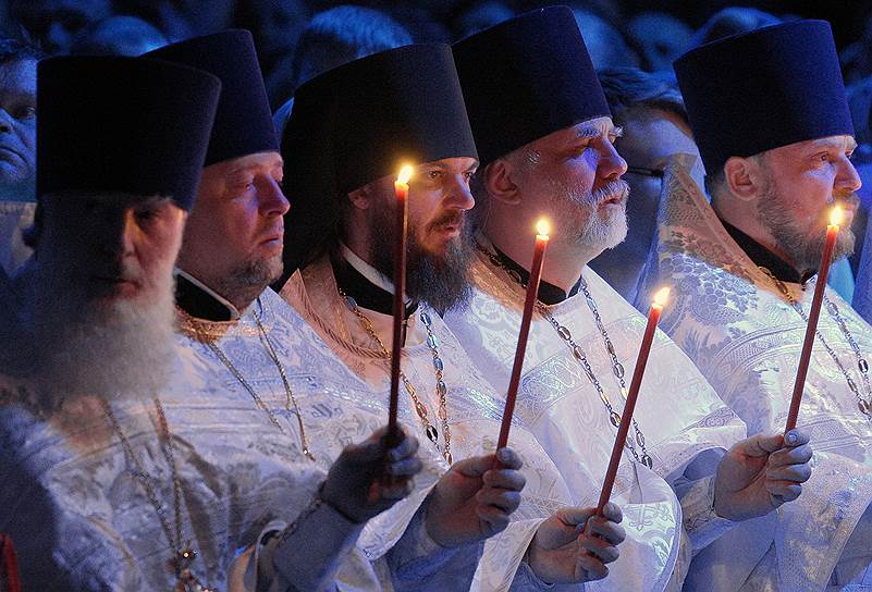 Москва. Пасхальная заутреня и Божественная литургия в кафедральном соборном храме Христа Спасителя