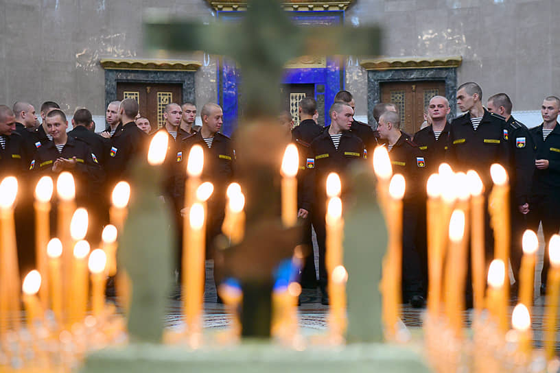 Пожар на глубоководном аппарате, унесший жизни 14 моряков-подводников, произошел 1 июля. Экипаж состоял из капитанов 1-го, 2-го и 3-го ранга и одного гражданского специалиста 