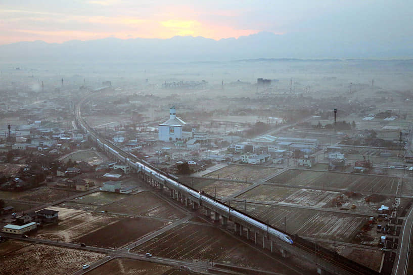 Японский поезд Shinkansen на перегоне между городами Сайтама и Сендай развил среднюю скорость 267,4 км/ч