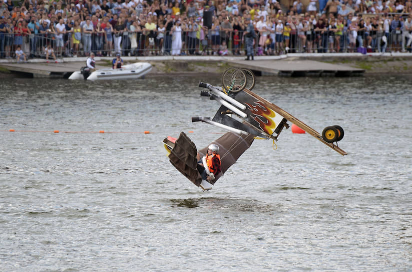 «Flugtag» в переводе с немецкого означает «День полетов»