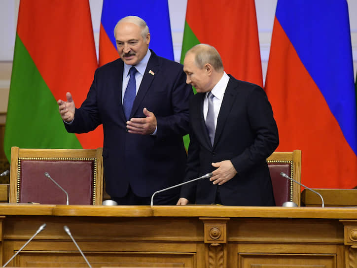Президент Белоруссии Александр Лукашенко (слева) и президент России Владимир Путин