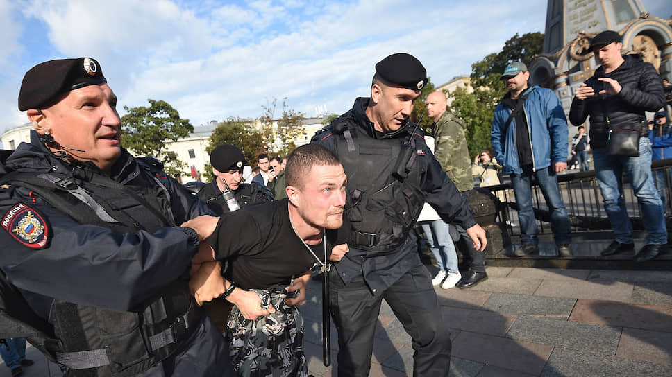 Суды, полиция, скандалы и прогулки