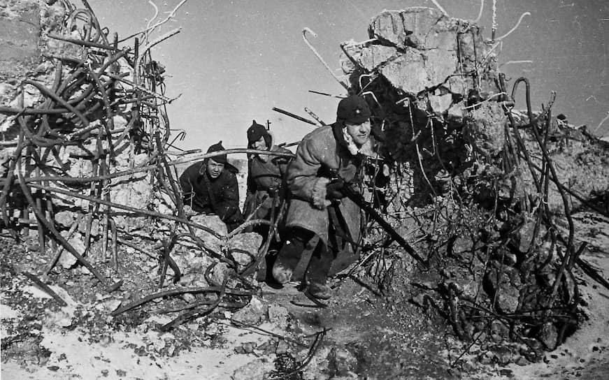 У взорванных бело-финских укреплений, 1940 год