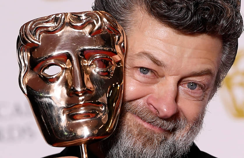 Актер и режиссер Энди Серкис с наградой за «Выдающиеся британские достижения в кино»