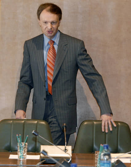 &lt;b>Михаил Сеславинский&lt;/b>&lt;br>
В 1993-1998 годах — депутат Госдумы. В 1998 году перешел на государственную работу: стал руководителем Федеральной службы по телевидению и радиовещанию. Через год был назначен первым замминистра по делам печати, телерадиовещания и средств массовых коммуникаций. С 2004 года руководит Федеральным агентством по печати и массовым коммуникациям (Роспечать)
