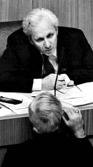 &lt;b>Сергей Филатов&lt;/b>&lt;br>
В 1993-1996 годах был руководителем администрации президента. С 1997 года и по настоящее время является президентом Фонда социально-экономических и интеллектуальных программ