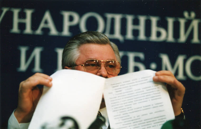 &lt;b>Александр Руцкой&lt;/b>&lt;br>  
После октябрьских событий 1993 года был арестован, но в следующем году освобожден по амнистии. В 1994-1996 годах — основатель и председатель социал-патриотического движения «Держава». В 1996-2000 годах был главой Курской области, член Совета федерации. В 2016 году баллотировался в депутаты Госдумы, но по итогам голосования не прошел  