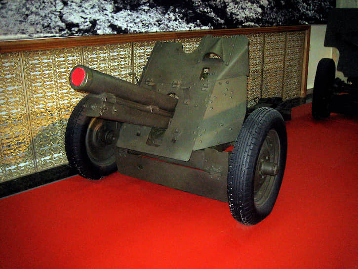 76-мм полковая пушка, активно использовавшаяся на завершающем этапе Великой Отечественной войны, была разработана в 1942—1943 годах силами инженеров-заключенных в ЦКБ-39