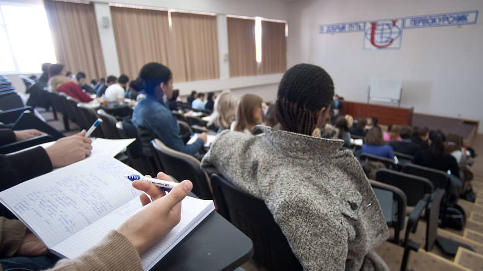 Как иностранные студенты пытаются вернуться на учебу в Россию