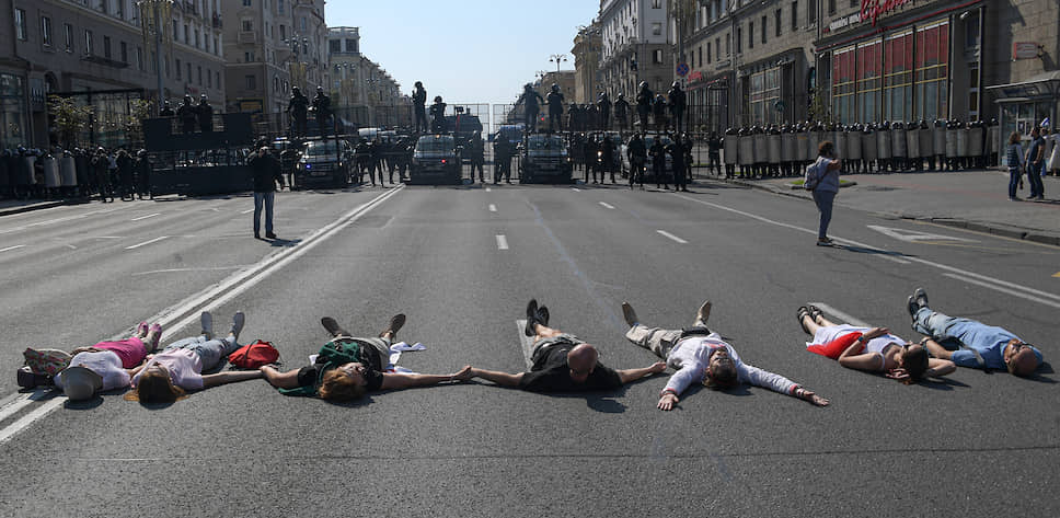 Протестующие на проспекте Независимости 30 августа