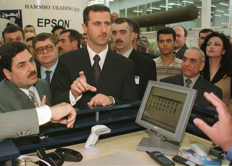 В 1990-х Башар Асад назначался отцом на различные посты для приобретения опыта: был главой Сирийского компьютерного общества, руководил бронетанковыми войсками страны, возглавлял кампанию по искоренению коррупции, отвечал за стратегически важное для Сирии ливанское направление внешней политики
