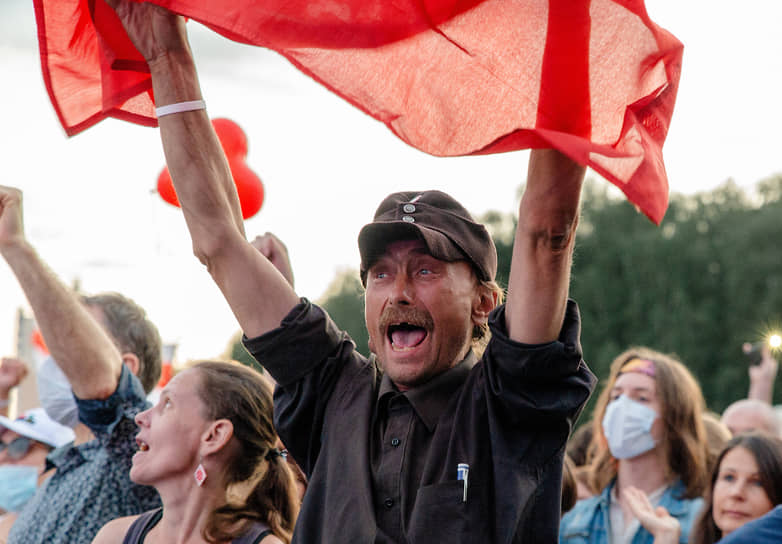 Протестующие в парке «Дружба народов» в Минске 30 июля