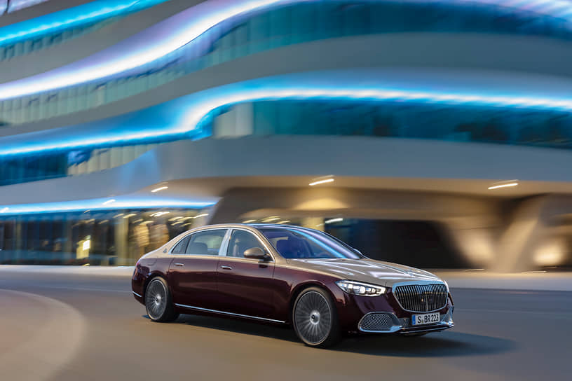 19 ноября 2020 года Mercedes-Benz представил свою последнюю новинку — Maybach S-Class — флагманскую версию седана последнего поколения. Технические характеристики автомобиля пока не раскрыты. Известно, что седан будет доступен только с полным приводом и 9-ступенчатой автоматической коробкой передач с интегрированным в нее стартер-генератором (ISG) мощностью до 15 кВт, помогающим двигателю в движении и поддерживающим системы машины, когда мотор заглушен