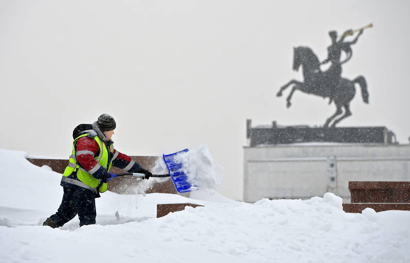 Последствия снегопада в Москве