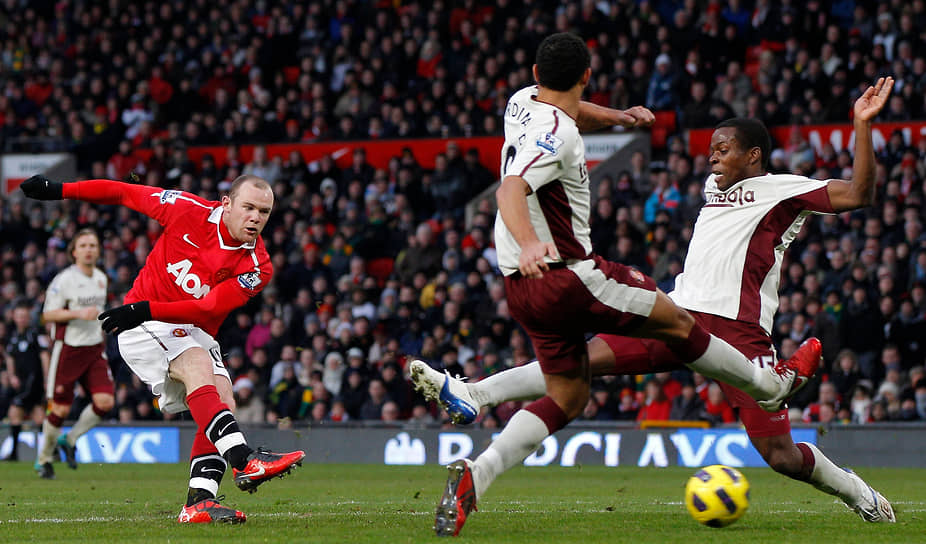 С «Манчестер Юнайтед» Уэйн Руни пять раз выигрывал чемпионат Англии: в 2007, 2008, 2009, 2011 и 2013 году