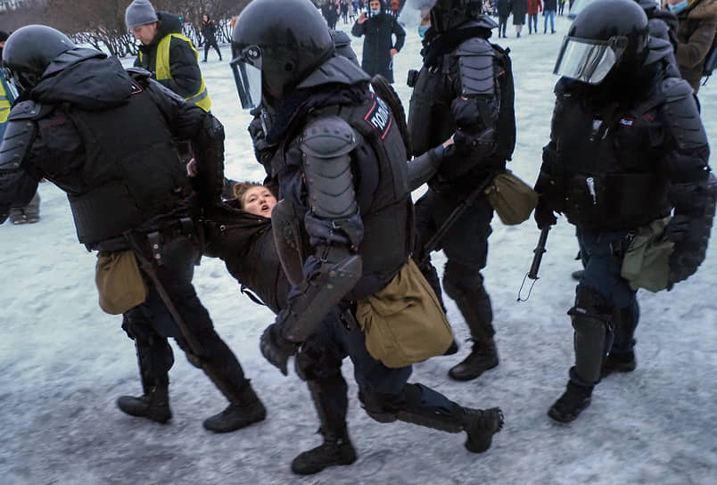 Задержание участника митинга в Санкт-Петербурге