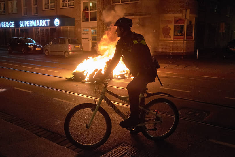 Протесты прошли в Амстердаме, Гелене, Роттердаме, Хертогенбосе и других городах