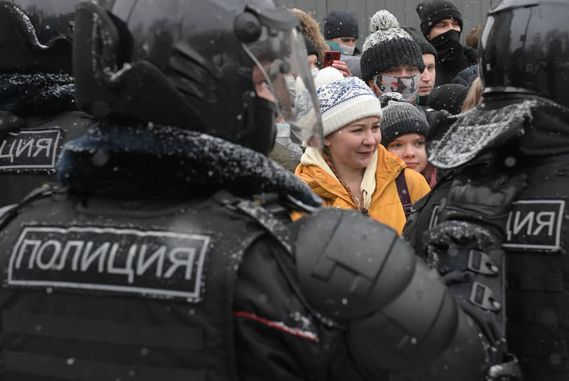 Участники акции протеста в Москве