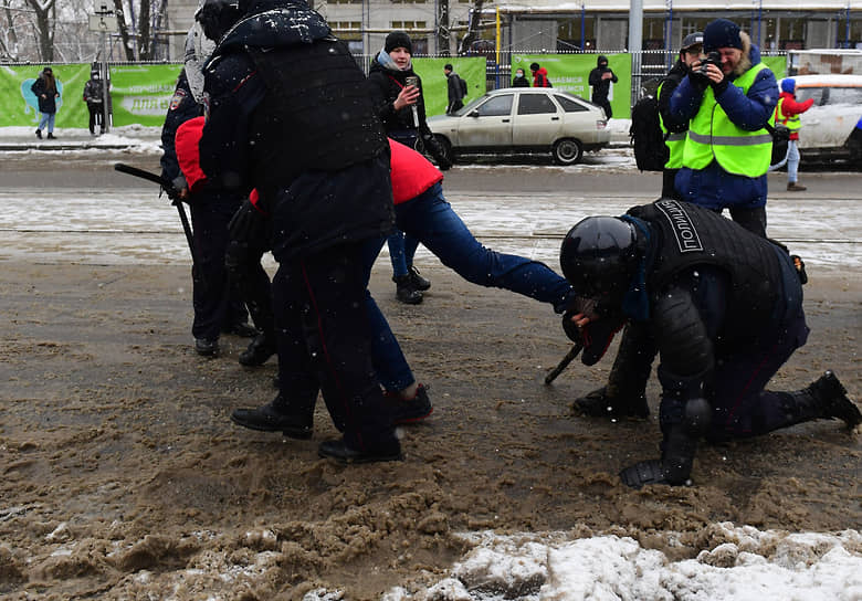 Задержание участника акции в Москве