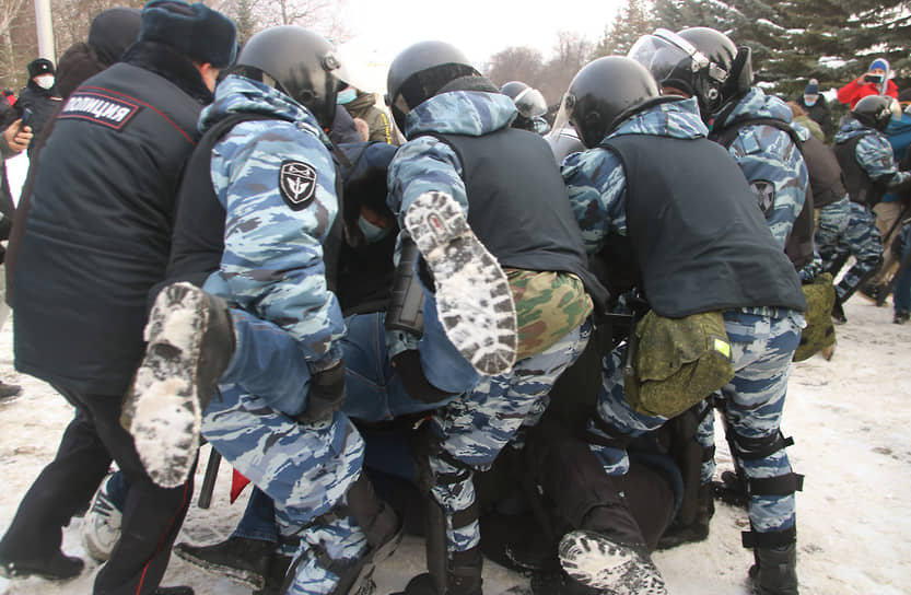 Задержание участников акции в Уфе
