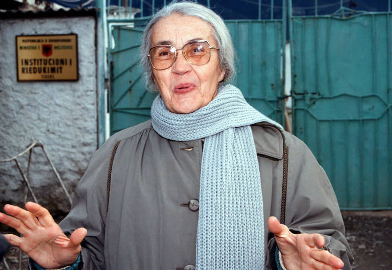 Неджмие Ходжа, «леди Макбет Албании», вдова диктатора. Многие считали ее ответственной за преступления коммунистического режима, но осуждена она была не за это, а за покупку кофе на казенные деньги