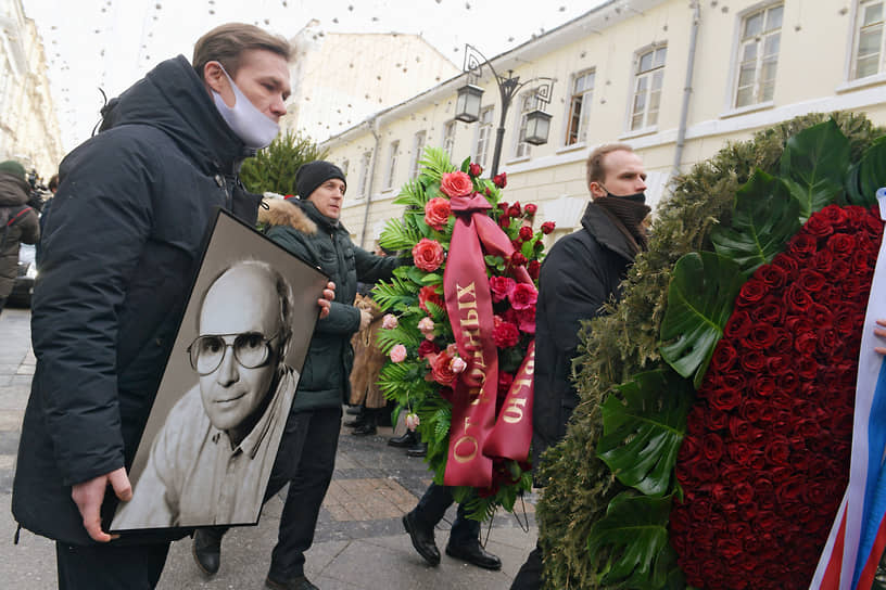 Церемония прощания с Андреем Мягковым