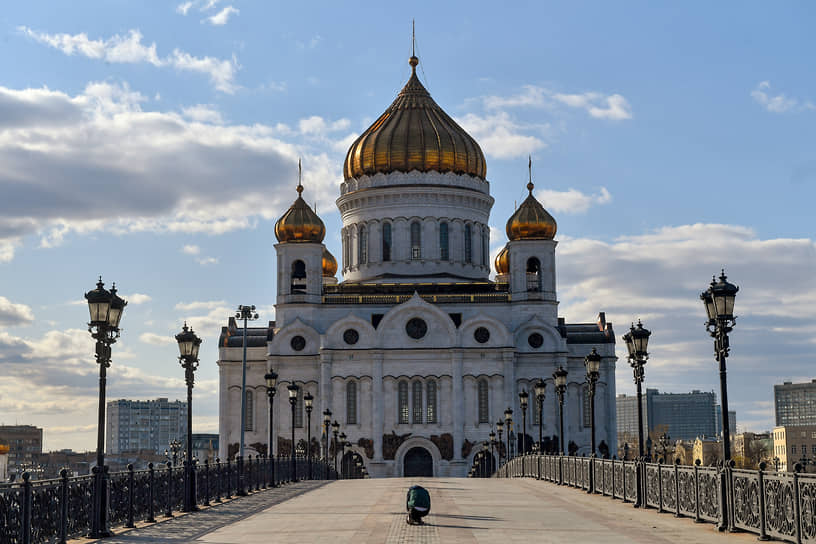 Апрель, 2020 год. Храм Христа Спасителя