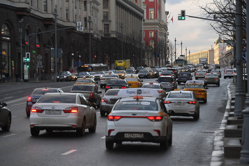 Апрель, 2021 год. Тверская улица 