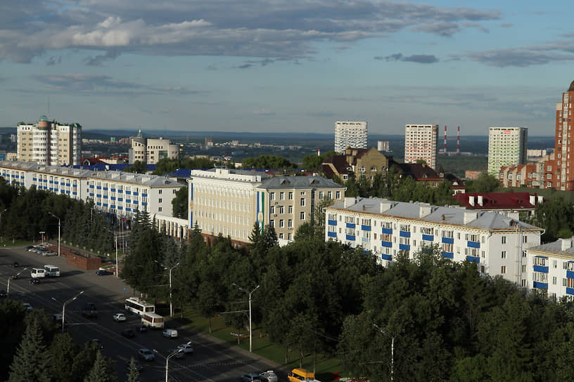 Панорама проспекта Октября в Уфе