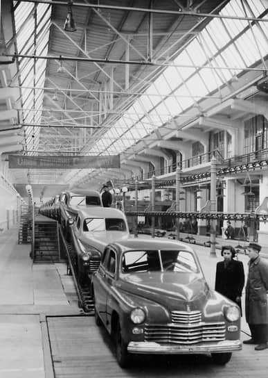 Прототипом для конструкции кузова стал немецкий автомобиль Opel Kapitan 1938 года выпуска, от него «Победе» досталась также передняя подвеска