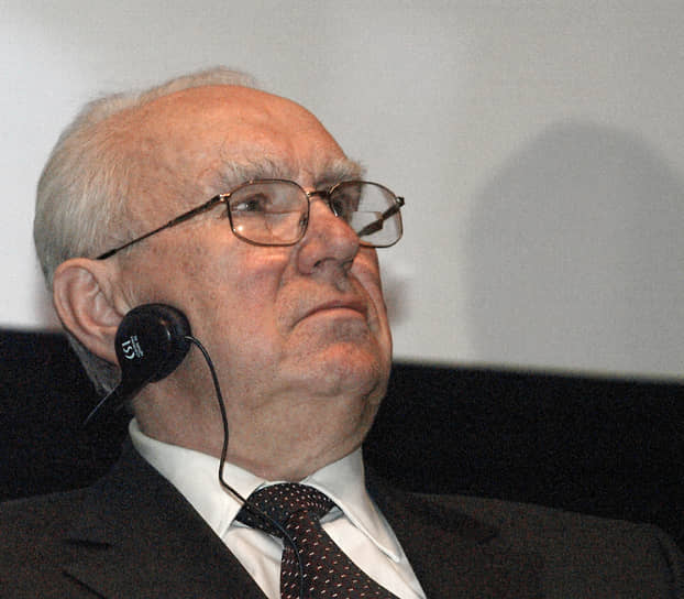 Академик Юрий Семенов