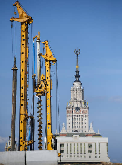 Москва, Россия. Строительство инновационного научно-технологического центра МГУ «Воробьевы горы»