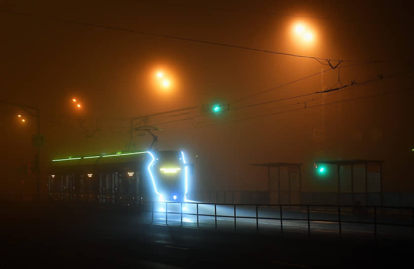 Москва, Россия. Туман в городе