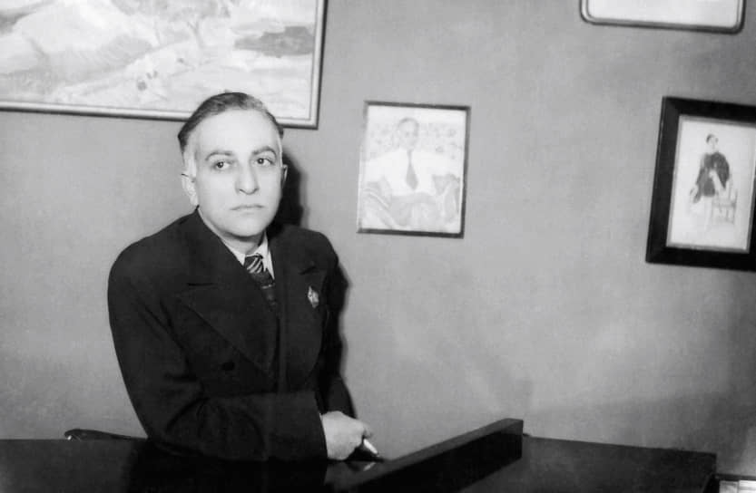 В 1939 году закончился период коллективного управления театром. Новым режиссером был назначен Рубен Симонов. Его первой постановкой стал «Ревизор» Николая Гоголя. После него был спектакль по трагедии Владимира Соловьева «Фельдмаршал Кутузов», а последней предвоенной постановкой стал «Маскарад» Михаила Лермонтова. Его премьера состоялась накануне войны — 21 июня 1941 года