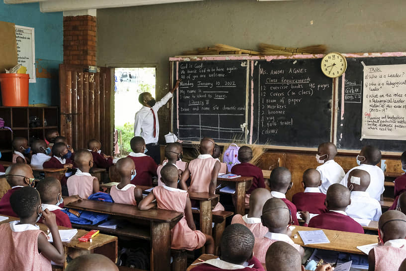Кампала, Уганда. Ученики в школе 